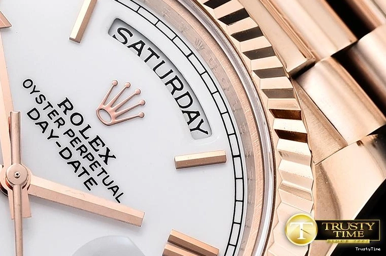 1116 RDD0218A – DayDate 40mm Casual 690